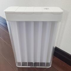 【0円!!】山崎実業 プレートシリーズ 1合分割 冷蔵庫用米びつ