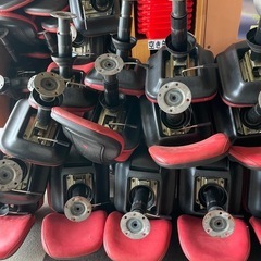パチンコ店イス　パーラーチェア 中古椅子 赤色　　スロット椅子　Friend椅子　の画像
