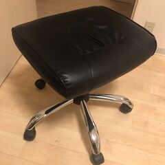 キャスター付きオットマン【お譲りします】