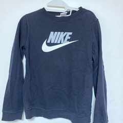 NIKE トレーナー　160