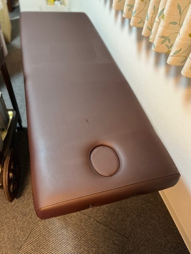 電動昇降施術ベッド