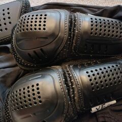 バイク　プロテクター上下の画像