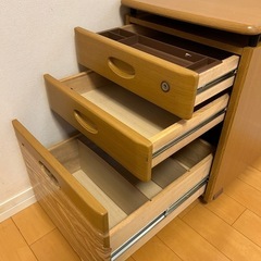 勉強机引き出し付きの画像