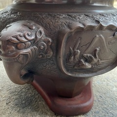 縁起の良い高価な火鉢です。骨董品