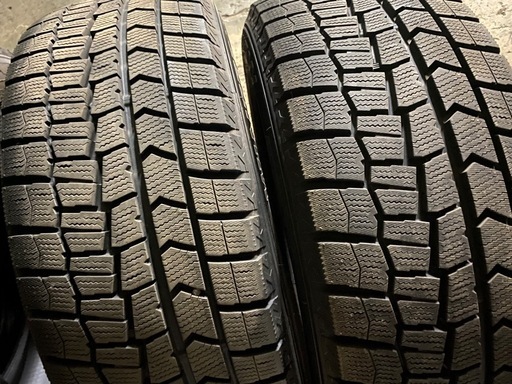 ダンロップ　ウインターマックス2 イボ残りあり　215/55R17 エスティマ、アルファード等に
