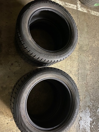 ダンロップ　ウインターマックス2 イボ残りあり　215/55R17 エスティマ、アルファード等に