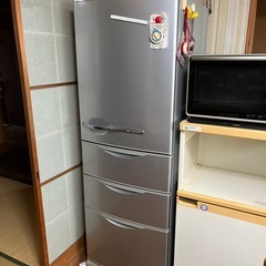 冷蔵庫、台所食器棚、食器