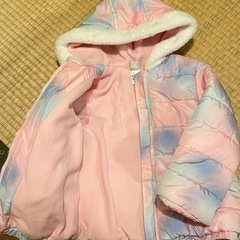 4歳　フード付き中綿ありアウターの画像