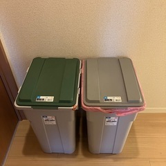 45ℓのごみ箱2つ
