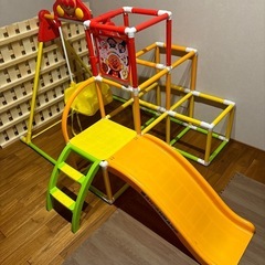 アンパンマン　遊具　子供　