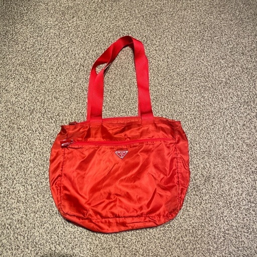 PRADA プラダ◆ショルダー　トートバッグ大　三角ロゴプレート レッド 赤◆