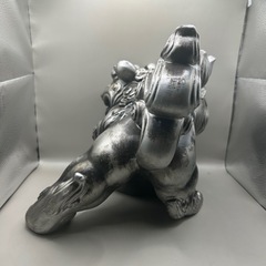 k1118601 置物 鋳物 シーサー大 レトロ　厄除け 魔除け 玉乗り獅子 獅子 狛犬 シーサー ペア 獅子置物  開運 雄雌 対 龍 竜 縁起物  陶器 陶器製 インテリア コレクション 中古品 現状品の画像