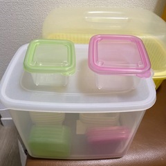 食器カゴ　蓋付き　離乳食用小分けタッパーセット　蓋付き製氷皿(おかゆ、ペースト用)の画像