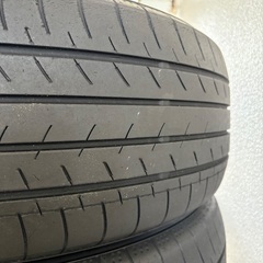 215-55/17 タイヤ山少 ヨコハマ ブルーアースの画像