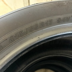 215-55/17 タイヤ山少 ヨコハマ ブルーアースの画像