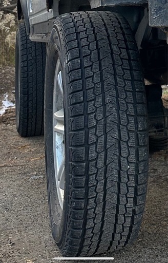 215/70r16 スタッドレスホイールセット　ジムニーに