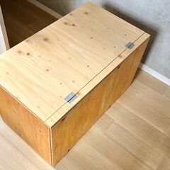椅子になる収納箱の画像