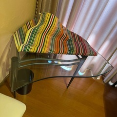 ガラステーブルの画像