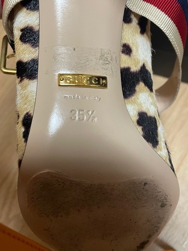 GUCCIヒョウ柄パンプス