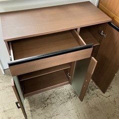 取引場所 南観音 I2411-503 キッチンキャビネット ダークブラウン 汚れキズあり 表層めくれありの画像
