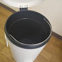 「商談中」ニトリゴミ箱20Lの画像