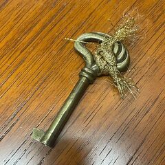 スペイン家具☆鍵付きキャビネット 上下二分割 リビングボード ディスプレイラック 棚 札幌 東区 ②の画像