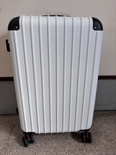 新品未使用　アイボリー　M キズあり