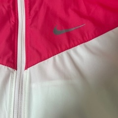 NIKEナイキウィンドランナースポーツウェアの画像