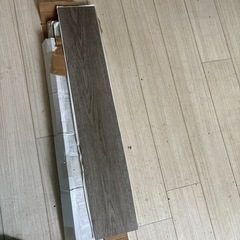 貼り付けタイプの床材です