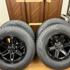 ハイラックス　スタッドレスタイヤホイールセット