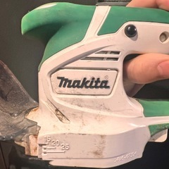 マキタ 
芝生バリカンの画像