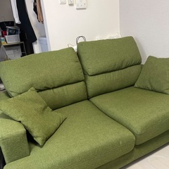おしゃれな緑色ソファー