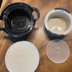 保温容器と電子レンジ調理鍋　レンジ調理器具まとめて　レンジ調理器具　電子レンジ調理道具の画像