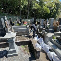 ★トラック（1.5トン～2トン）保有者・重機を扱える方～限定募集★【必須事項をご記載いただいていない場合にはご連絡できません】【時給3000円】日払い / 即日払い可！提携寺院・霊園でのお墓撤去補助の画像