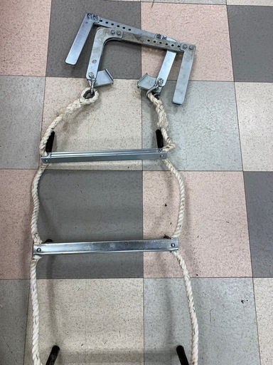 お値下げしました！！　ロープはしご　　　TAKAOKA　　　１０ｍ