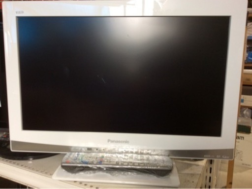 Panasonic 19型 液晶テレビ TH-L19C3-W 2011年製 ※画面中央にキズが有ります。
