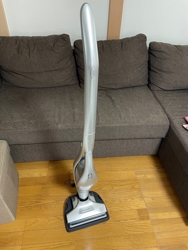 充電式掃除機　Panasonic MC-SB10J-N 受付終了