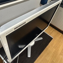 32型テレビとテレビ台　譲りますの画像