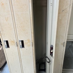 4人用　更衣ロッカーの画像