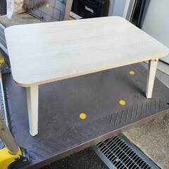 小さなテーブル