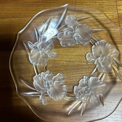 ガラスのお皿の画像