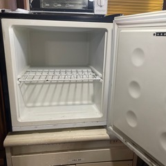 小型冷凍庫の画像