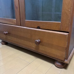 アンティーク風キャビネットの画像