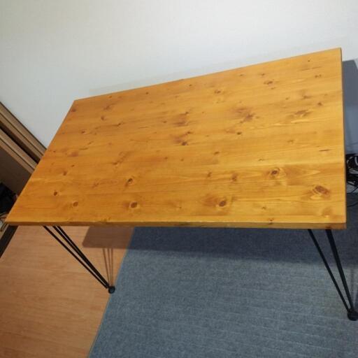 テーブル　120cm x 70cm