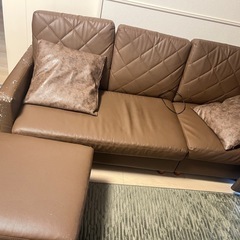 決まりました。LOWYA 3人掛け ソファ オットマン付きの画像
