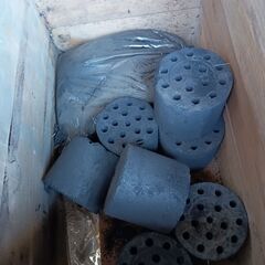 （管理‐東倉庫）練炭３個セット（１５個くらいあります）の画像