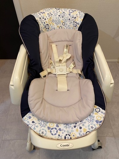 【美品】ハイローチェア　テーブル付　コンビ