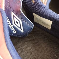 最終お値下げ　UMBRO　フットサルシューズの画像