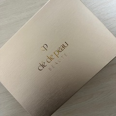 新品クレドポボーテセットの画像