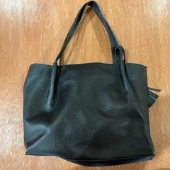 黒 レザー トートバッグ フリンジ付きの画像